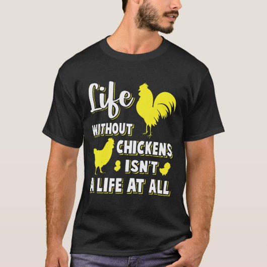 ニワトリの暮らし 裏庭でニワトリを飼う農家 Tシャツ (正面)