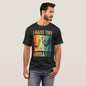 ニワトリ農家の男性 Tシャツ (正面フル)