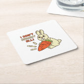 ニンジンを持ったかわいい小さなバニー スクエアペーパーコースター (アングル)