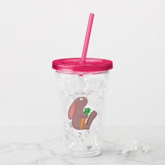 ニンジン漫画で座っているかわいいウサギ アクリルタンブラー (アイス裏面)