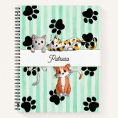 ニース子猫と足、緑のストライプ螺旋 ノートブック (正面)