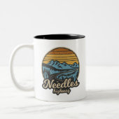 ニードルハイウェイサウスダコタレトロ ツートーンマグカップ (左)