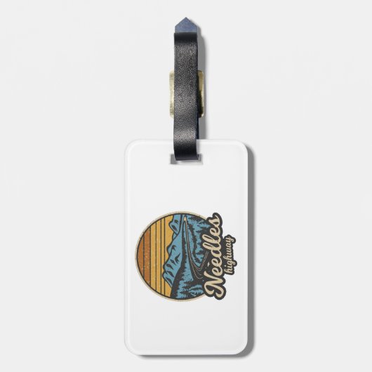 ニードルハイウェイサウスダコタレトロ ラゲッジタグ (裏面縦)