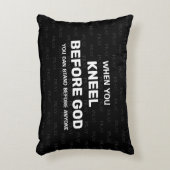 ニーレビーゴッド祈りの言葉 アクセントクッション (正面(垂直))