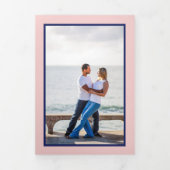 ヌエストラボダブルガンディブルーフローラ結婚式の招待 三つ折り招待状 (カバー)