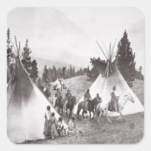 ネイティブアメリカンのテント小屋のキャンプ、モンタナ、c.1900 (b/w スクエアシール