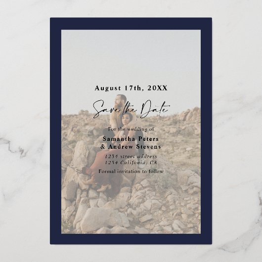 ネイビエレガントーブルー2枚の写真が日付を保存 箔招待状 (裏面)