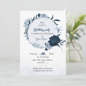 ネイビエレガントー&ほこりっぽい青い花の誕生日パーティー 招待状 (スタンド正面)