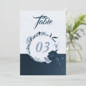 ネイビエレガントー&ダスティブルーフローラテーブル番号 招待状 (スタンド正面)
