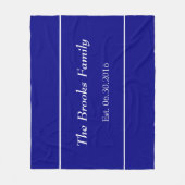 ネイビシンプルー・ブルーとホワイトのファミリー名日付Est. フリースブランケット (正面)