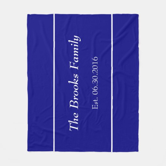 ネイビシンプルー・ブルーとホワイトのファミリー名日付Est. フリースブランケット (正面)