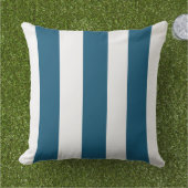 ネイビストライプのーとホワイト室内機 アウトドアクッション (芝生)