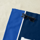 ネイビパーソナライズされたー王室のブルーサッカー選手の名前 ビーチタオル (インサイチュ)