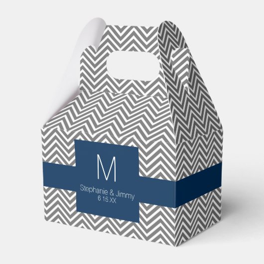 ネイビーとグレーのシェブロン模様モノグラム結婚ズ フェイバーボックス (正面サイド)