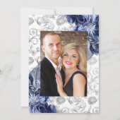 ネイビーとシルバーの偽の箔加工の花の結婚式の写真 セーブザデート (裏面)