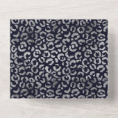 ネイビーとシルバーヒョウ柄の水色の花 オールインワン招待状 (裏面)