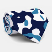 ネイビーとホワイトのブルーカモフラージュ ネクタイ (ロール)