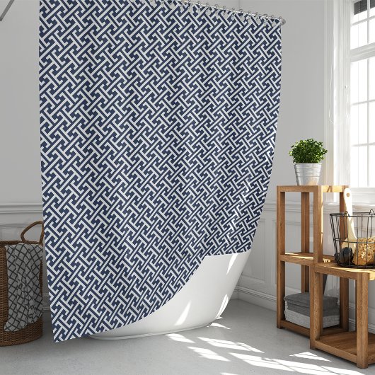 ネイビーとホワイトの名門私立校風のギリシャのパターン シャワーカーテン
