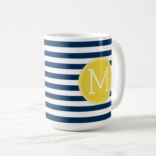 ネイビーとホワイトパタストライプのーンのイエローモノグラム コーヒーマグカップ (正面右)