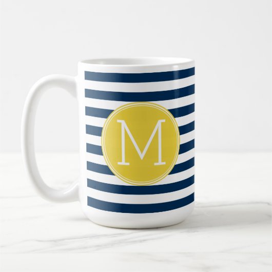 ネイビーとホワイトパタストライプのーンのイエローモノグラム コーヒーマグカップ (左)