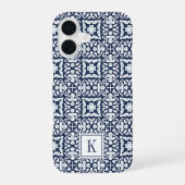 ネイビーとホワイトパタ地中海のーンのモノグラム iPhone 16ケース (裏面)