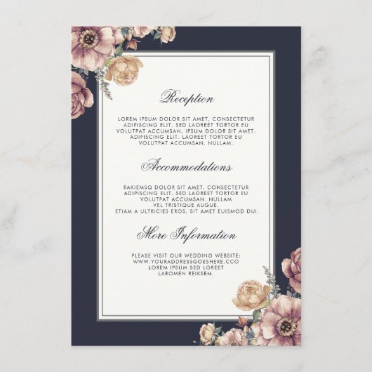 ネイビーとマウヴのフローラ結婚ズ・インフォメーション・ゲスト エンクロージャーカード (正面)