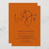 ネイビーと燃えたオレンジの台本QRコード結婚の 招待状 (正面/裏面)