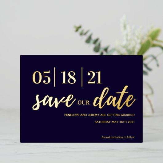 ネイビーと赤面ピンクの金ゴールドフォイルのスクリプトは日付を保存 箔招待状 (立ち正面)