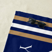 ネイビーと金ゴールドインフィニティストライプズのMr.そしてミセス ビーチタオル (インサイチュ)