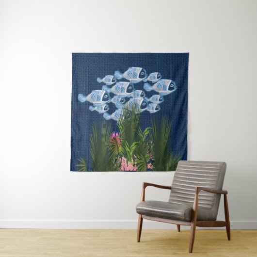 ネイビーのテクスチャ、魚、ピンクの珊瑚 タペストリー (インサイチュ)