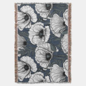 ネイビーの白いケシ スローブランケット (正面縦)