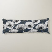 ネイビーの白いケシ ボディピロー (裏面)