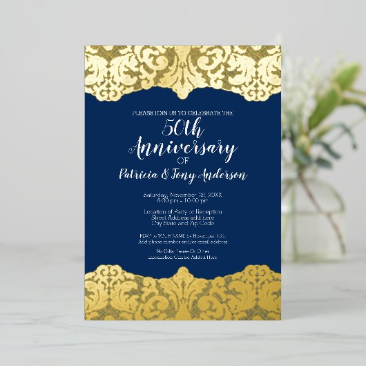 ネイビーの結婚記念日写真とゴールドレース 箔招待状 (立ち正面)