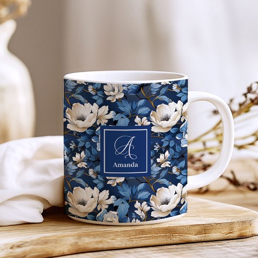 ネイビーの花のモダンなフラワーコーヒー コーヒーマグカップ