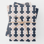 ネイビーエレガントブルーとライトピンクの花のパターン ラッピングペーパーシート (インサイチュ)