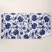 ネイビーエレガントブルーのフローラダマスク模様 ビーチタオル (正面)