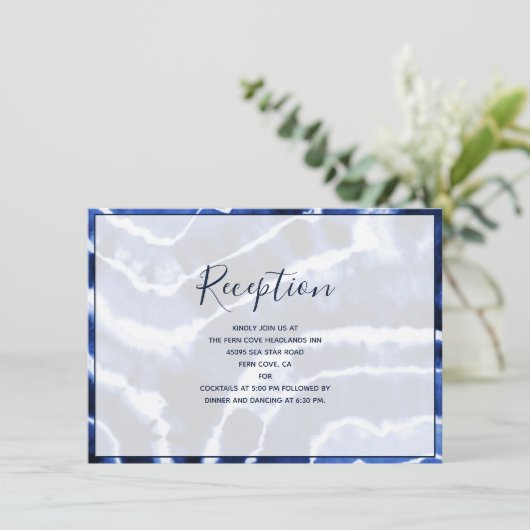 ネイビーエレガントブルーマーブル絞り染めウェディングレセプション エンクロージャーカード (スタンド正面)