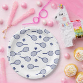 ネイビーカッコいいブルーレトロテニスラックパターン ペーパープレート (パーティー)