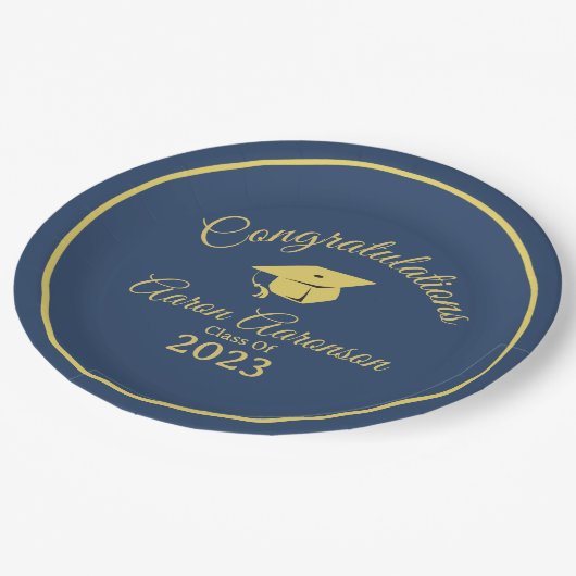 ネイビースタイリッシュ卒業の上品な金ゴールドのパーソナライズ ペーパープレート (アングル)