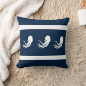 ネイビータコ/白い枕の上のイカ クッション (ブランケット)