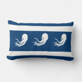 ネイビータコ/白い枕の上のイカ ランバークッション (正面)