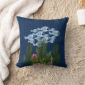 ネイビーテクスチャード、魚、ピンク – サンゴ クッション (ブランケット)