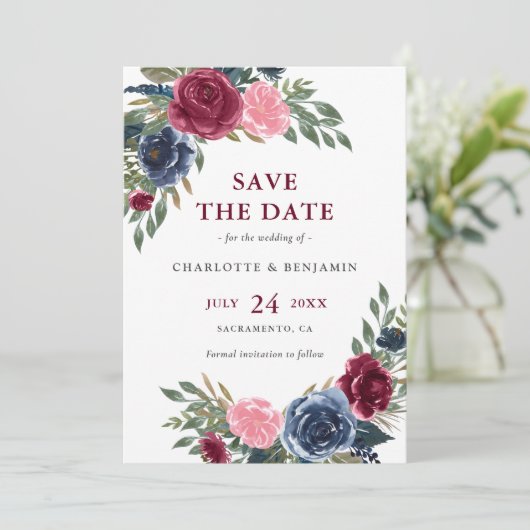 ネイビーパーソナライズされたブルーとブルゴーニュのフローラ結婚ズ セーブザデート (スタンド正面)