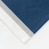 ネイビーパーソナライズされたブルーホワイトサッカー選手の名前 フリースブランケット (角)