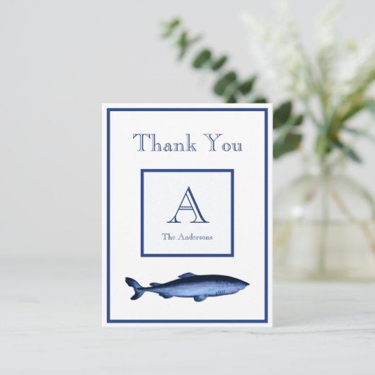 ネイビーパーソナライズされたブルーホワイトシャーク海岸 ポストカード (スタンド正面)