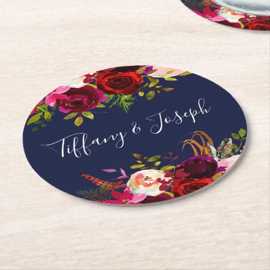 ネイビーブルグンディエレガントフローラ春庭園の結婚式 ラウンドペーパーコースター (アングル)