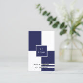 ネイビーブルホワイトロ企業のゴQRコード 名刺 (スタンド正面)