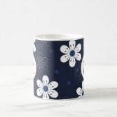 ネイビーブルーかわいらしフローラモノグラム コーヒーマグカップ (中央)