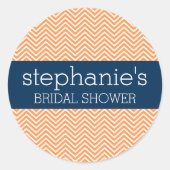 ネイビーブルーとオレンジシェブロンパターンブライダルシャワー ラウンドシール (正面)