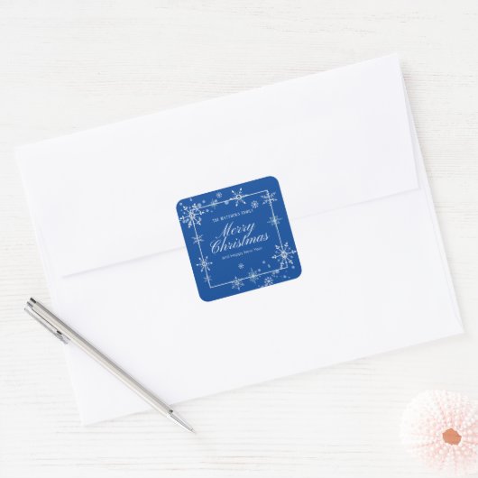 ネイビーブルーとシルバーのスノーフレークのスクリプトクリスマス スクエアシール (封筒)